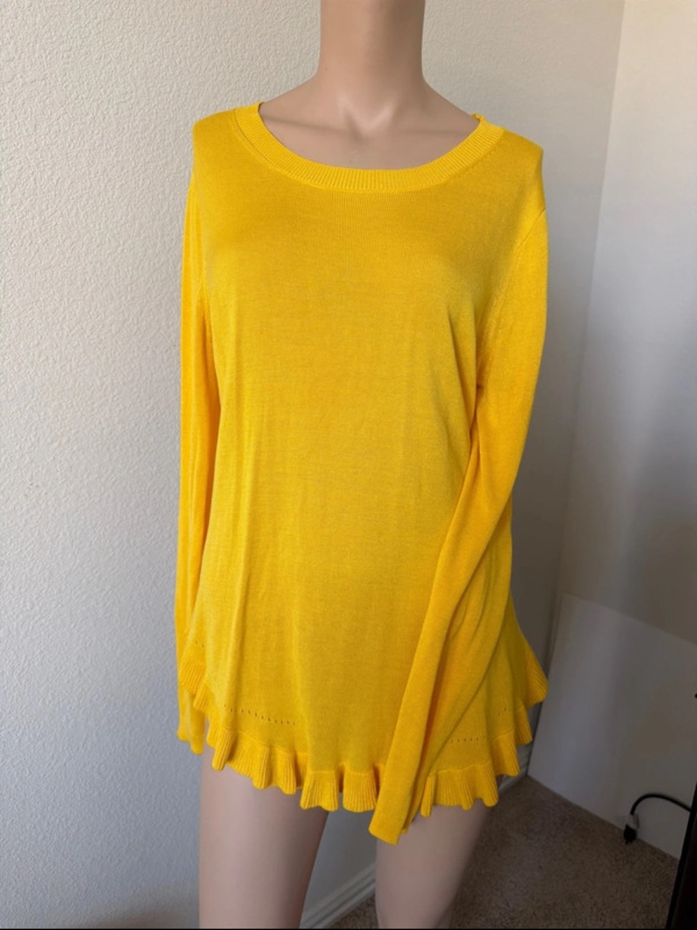 Michael Kors Women’s Yellow Ruffle-Hem Lightweight Knit Sweater Medium